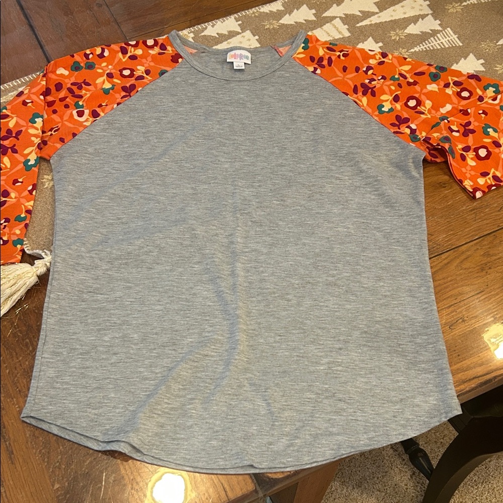 LuLaRoe 3/4 sleeve T-shirt with Floral Sleeves